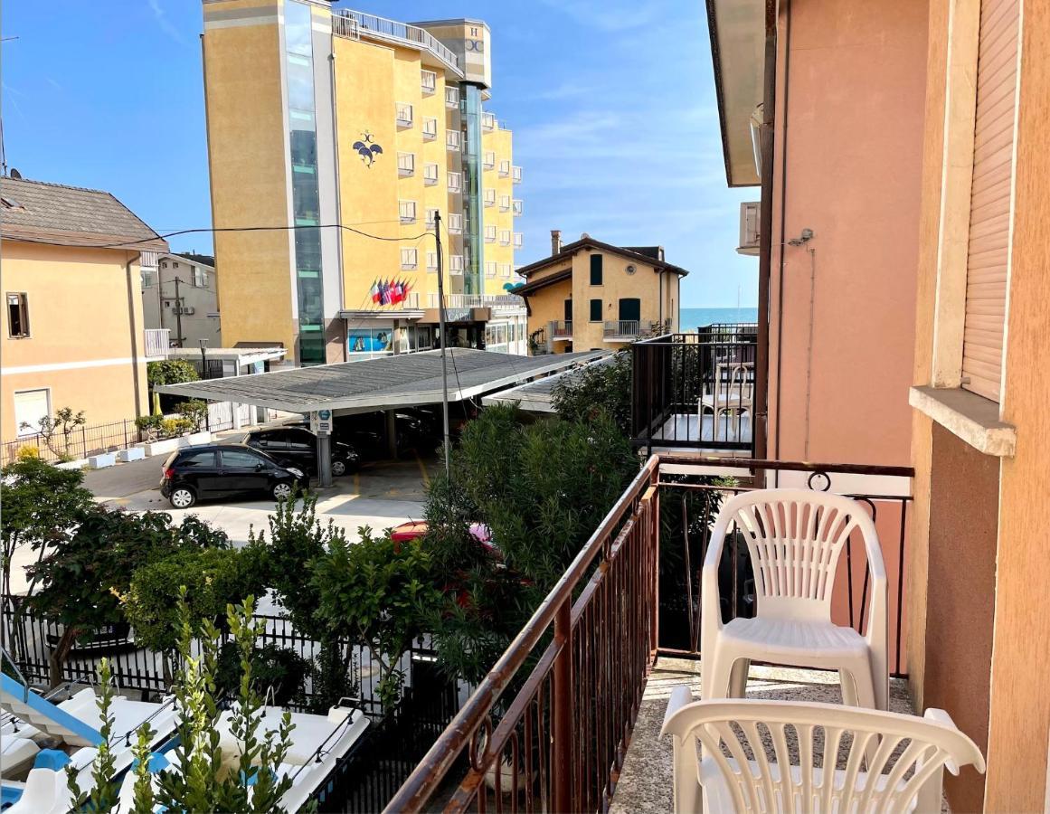 Appartamento Palma Carraro Immobiliare Jesolo - Family Apartments Lido di Jesolo Exterior foto